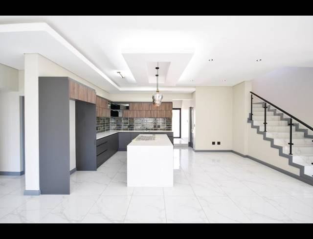 5 BEDROOM HOUSE FOR SALE IN FOUNTAINBROOK ESTATE